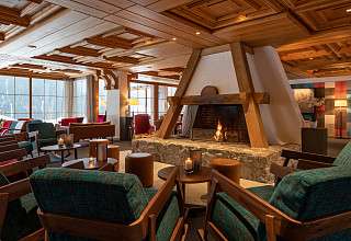 Lobby mit Kamin - Sunstar Hotel Grindelwald